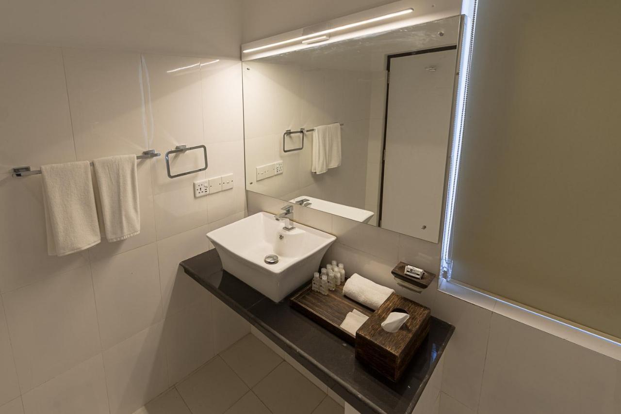 Pearl Royal Hotel, Коломбо Экстерьер фото