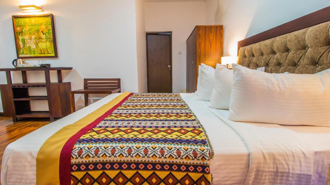 Pearl Royal Hotel, Коломбо Экстерьер фото