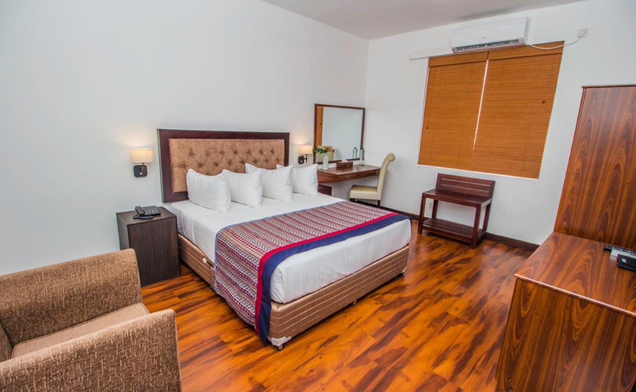 Pearl Royal Hotel, Коломбо Экстерьер фото